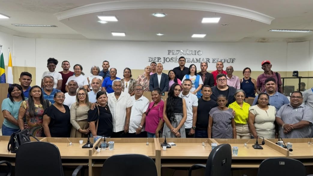 Câmara de Timon homenageia blogueiros e líderes comunitários por serviços prestados a população