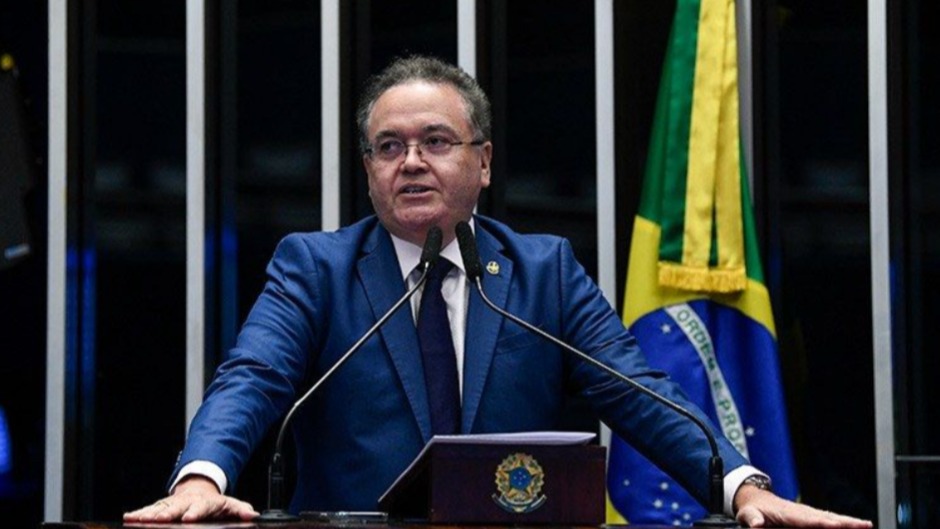 Roberto Rocha entra na justiça em busca de ser candidato ao senado