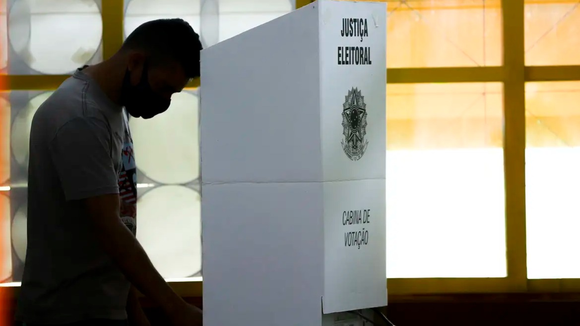 Ex-prefeito alerta para diferença entre intenção de voto e voto na urna