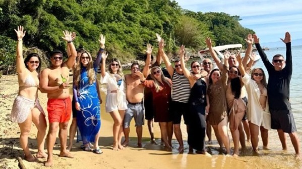 Empresário timonense comemora aniversário em Angra dos Reis ao lado de parentes e amigos