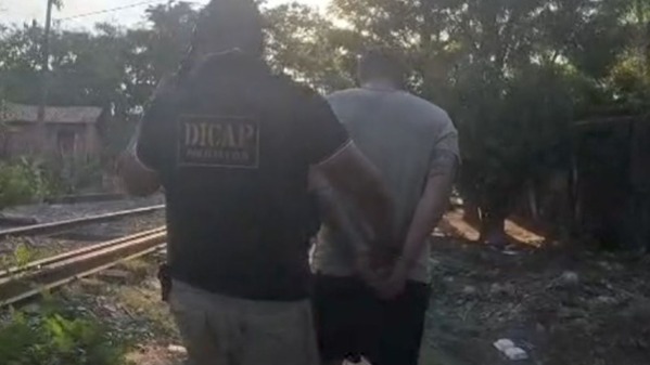 Polícia estoura 'Boca de Fumo' em Timon na Linha do Trem e encontra droga dentro de TV