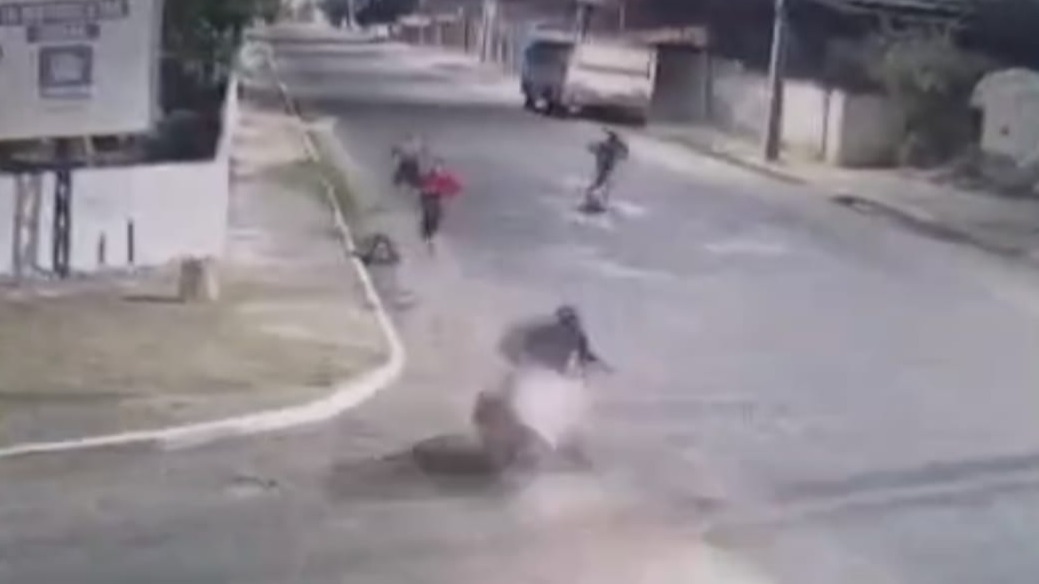 Bandidos armados atacam motociclista na madrugada em Timon