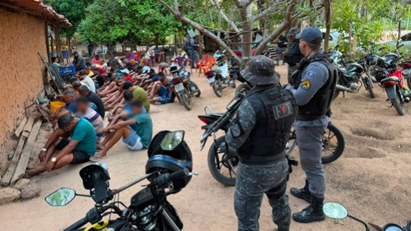 Mais de 40 pessoas são detidas e 59 galos são recolhidos pela PM em Timon no povoado Piranhas