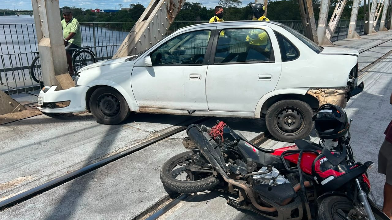 Motorista sofreu acidente e interditou Ponte Metálica