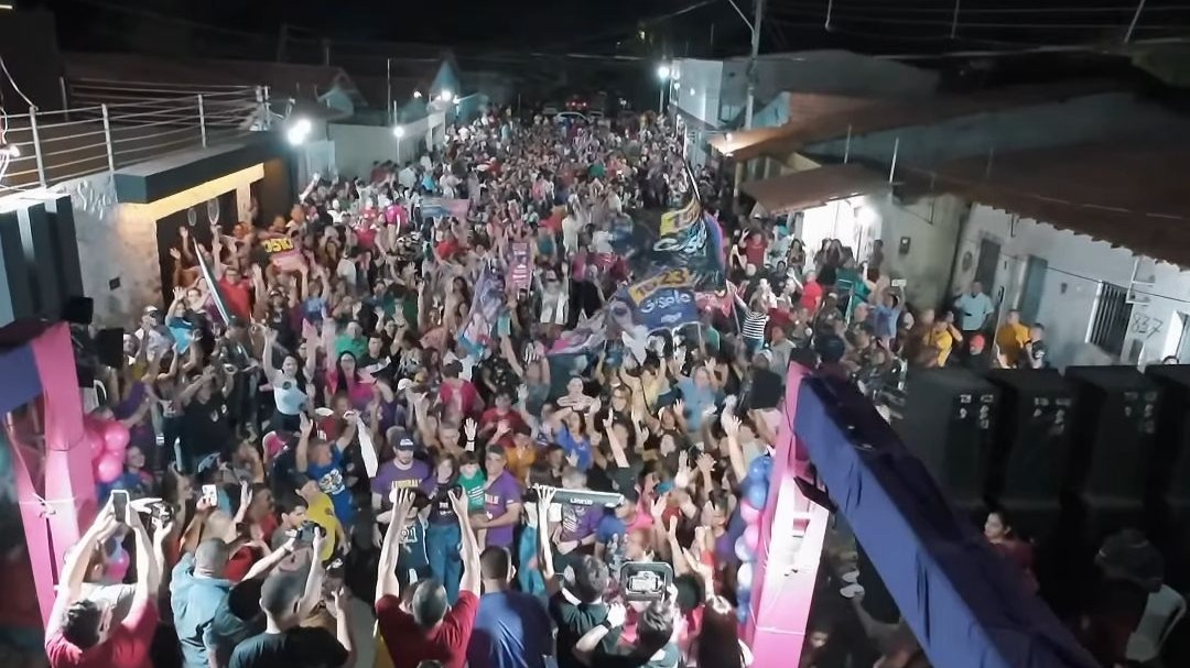 O aspecto de comício que tomou a reunião de Uilma Resende para Dra. Gisele e Socorro, em Timon