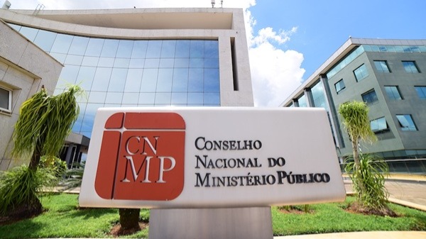 Promotor do Maranhão é suspenso após manusear arma em discussão
