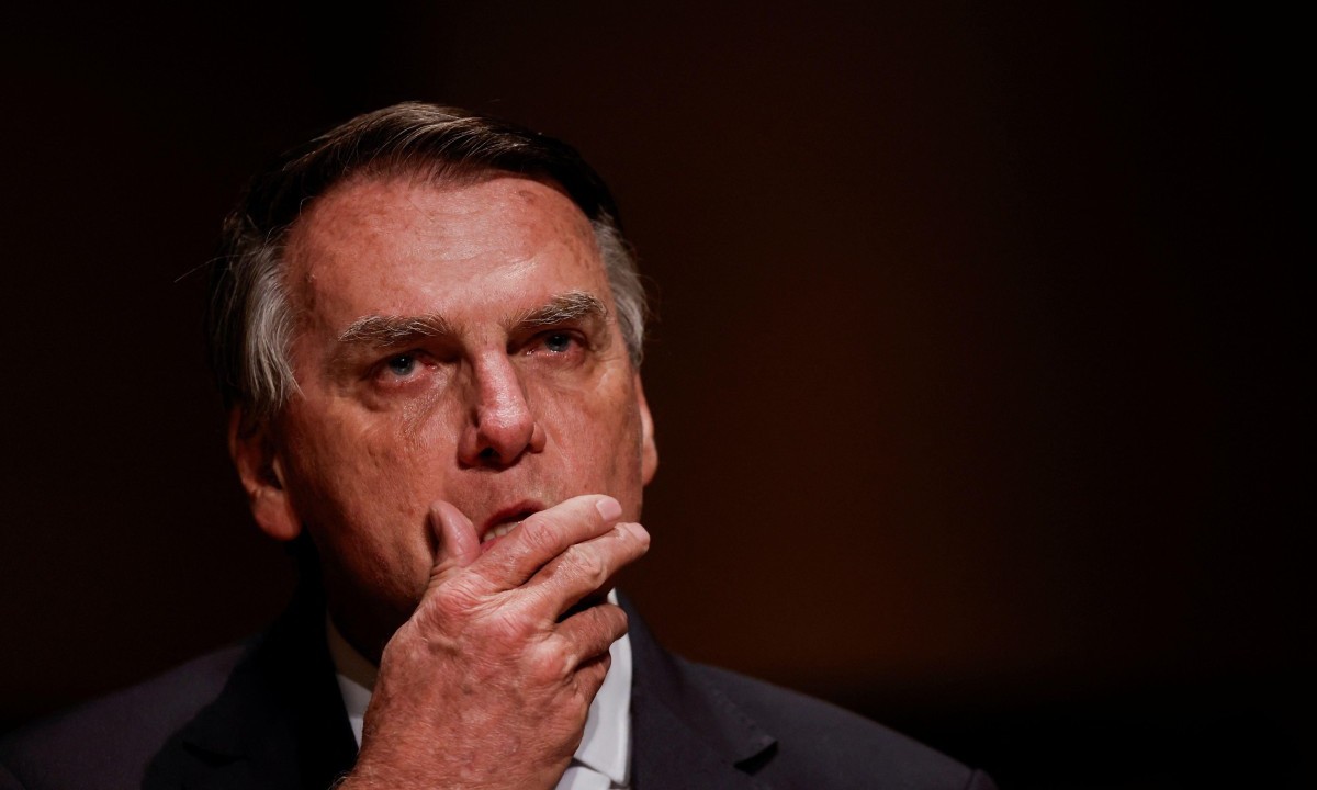 Bolsonaro diz que não deixará o país e já trabalha com hipótese de ser preso