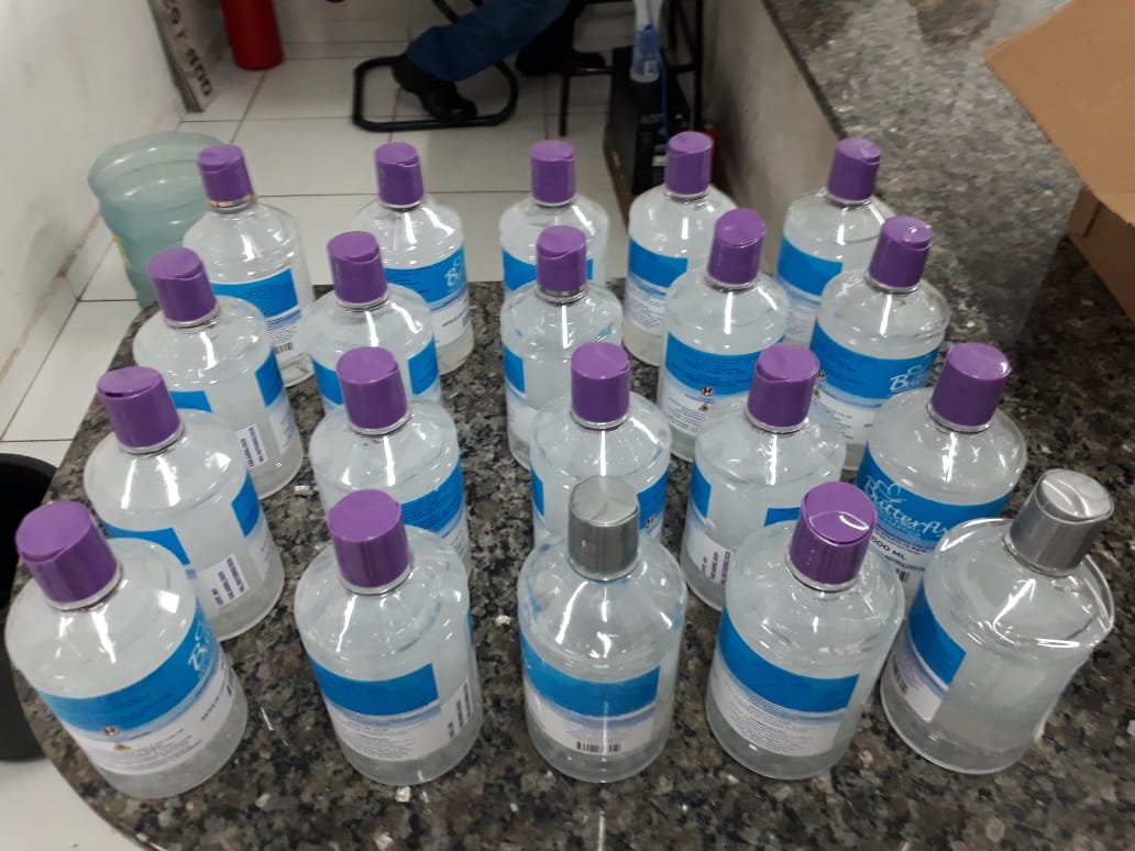Polícia apreende álcool em gel suspeito de falsificação no bairro Parque Alvorada, em Timon