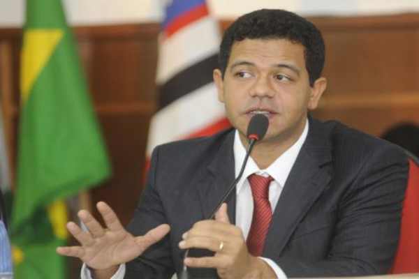 Ex-prefeito Luciano Leitoa despachou proposta do senador Weverton Rocha