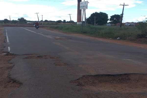 Moradores reclamam da buraqueira no trecho asfaltado da MA 040 em Timon
