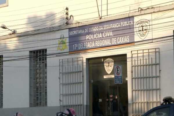 Polícia procura bandidos que tomaram carrada de boi de assalto em Caxias